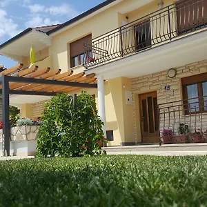  Apartman & Matan