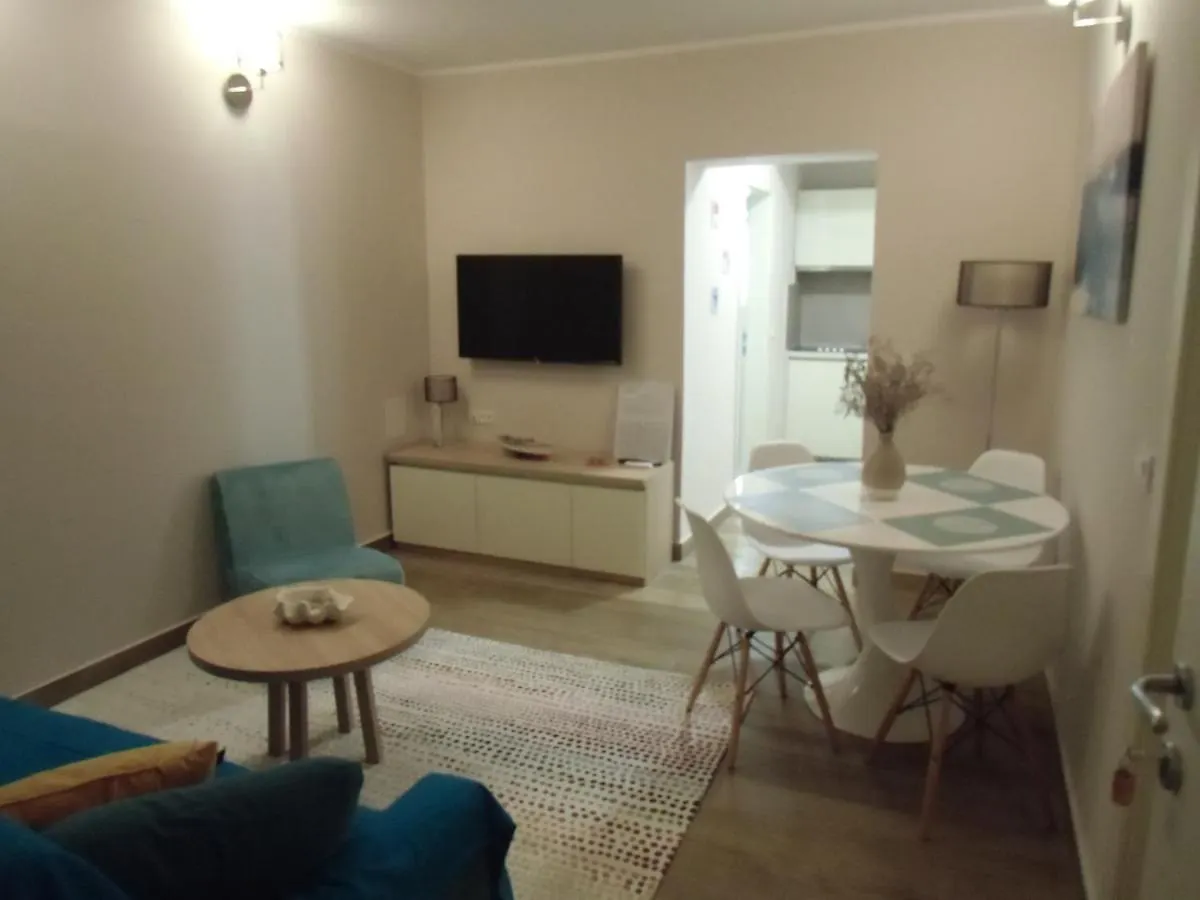 Apartments Romano Ровинь 0*,
